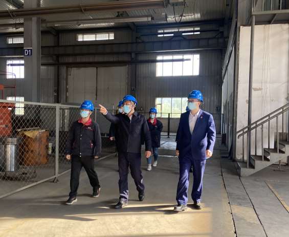 四平市稅務(wù)局局長(zhǎng)于洋、交通銀行四平支行行長(zhǎng)王玉眾一行到我司蒞臨指導(dǎo)